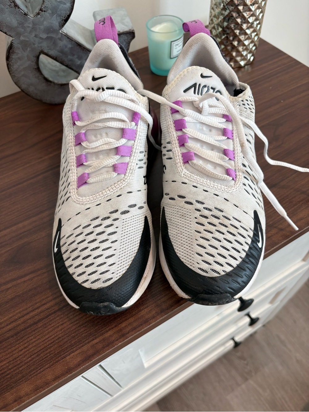 Nike Women’s Air Max 270 in Light Gray with Purple Accents - Picture 2 of 5